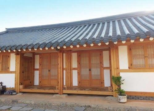 Happy Village Syeobul Guesthouse Gyeongju Exterior photo
