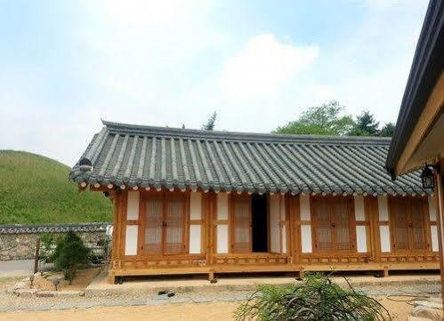 Happy Village Syeobul Guesthouse Gyeongju Exterior photo